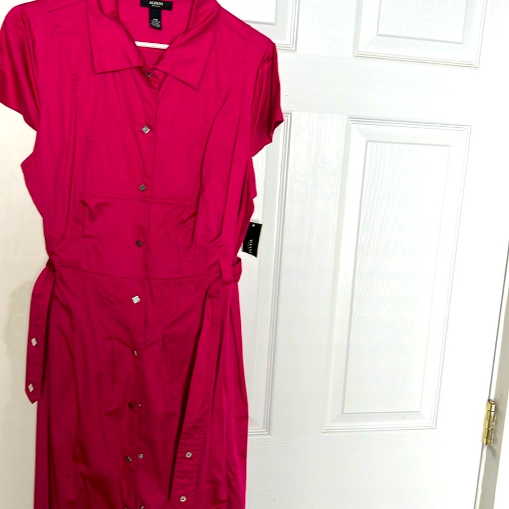 Women’s brand new short sleeve dress